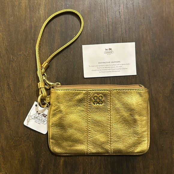 Small Coach clutch - Picture 1 of 3